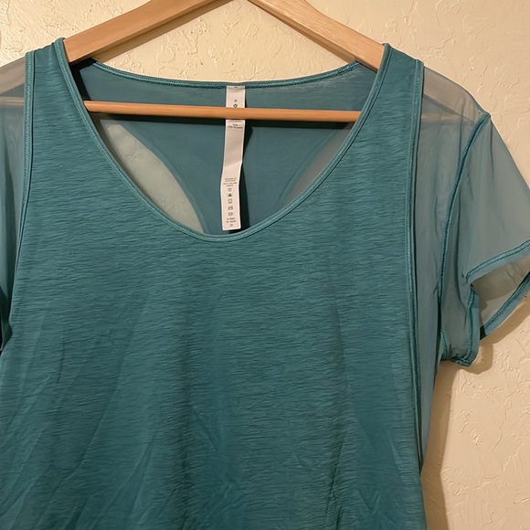 Lululemon shirt - Picture 2 of 6